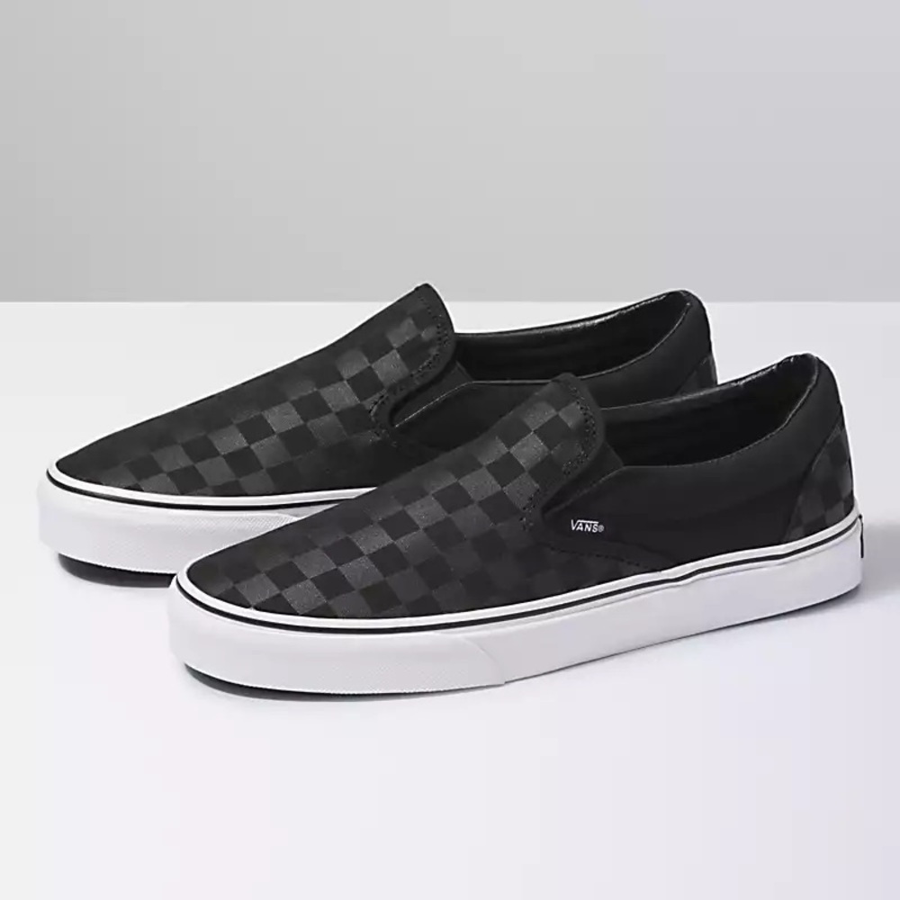 Vans Men's Asher Slip On Low Top Sneaker